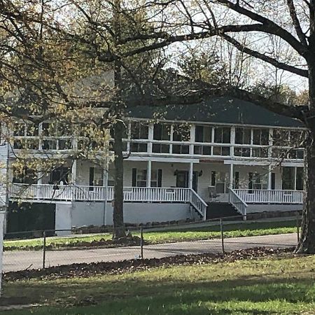 Hotel Mitchell Manor At Fall Creek Falls Pikeville Exterior foto